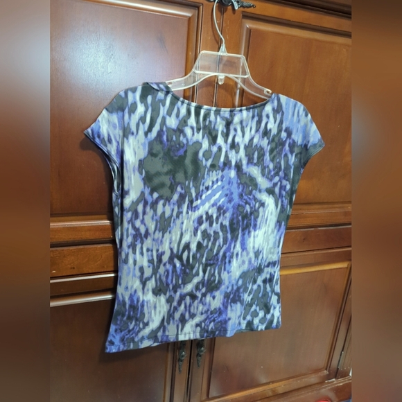 HOST PICK WORTHINGTON Petite Stretch Multi Color Top  Ruffle Neckline Woman’s - Picture 6 of 12